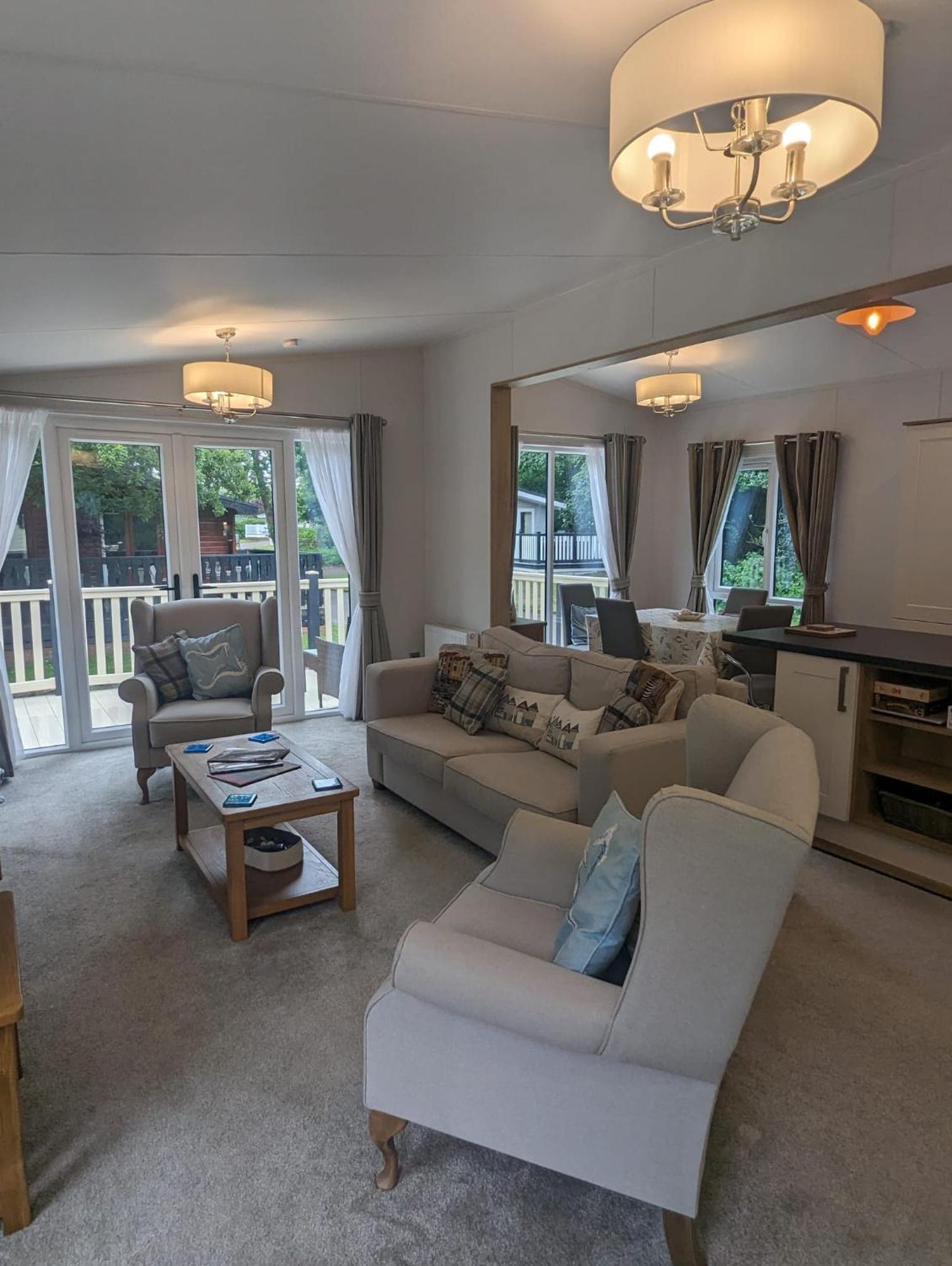 Luxury Stunning Sensation Lodge On 5 Star Shorefield Country Park New Forest Entertainment And Leisure Passes Included Milford on Sea Buitenkant foto