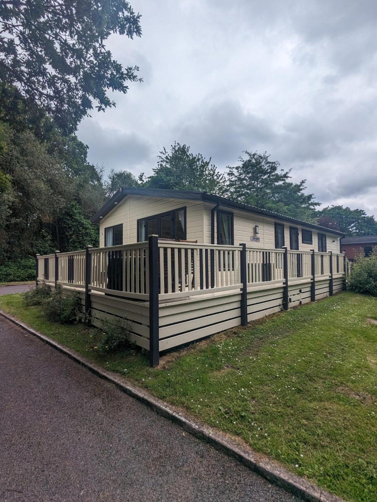 Luxury Stunning Sensation Lodge On 5 Star Shorefield Country Park New Forest Entertainment And Leisure Passes Included Milford on Sea Buitenkant foto
